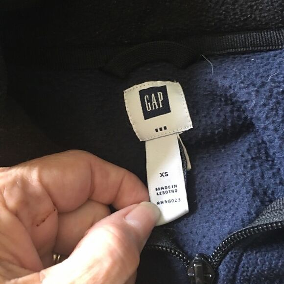 Gap navy blue sweatshirt.  Size XS.   Great shape - Picture 2 of 9